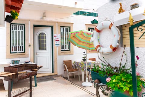 Apartment with yard and living room - Bela's Homes