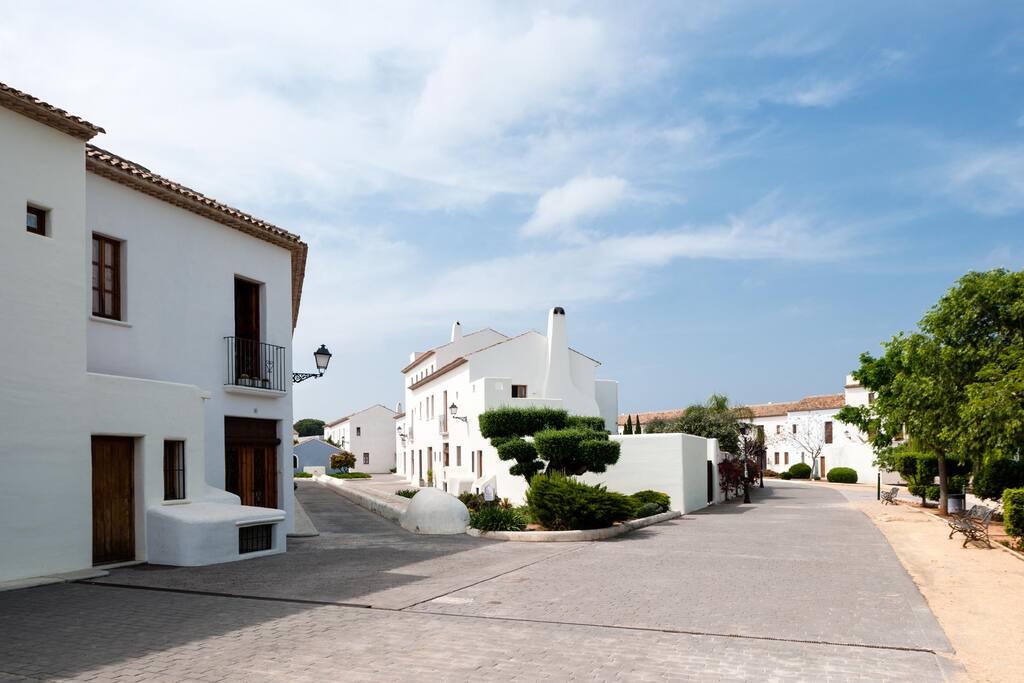 Urbanización tipo casa ibizenca