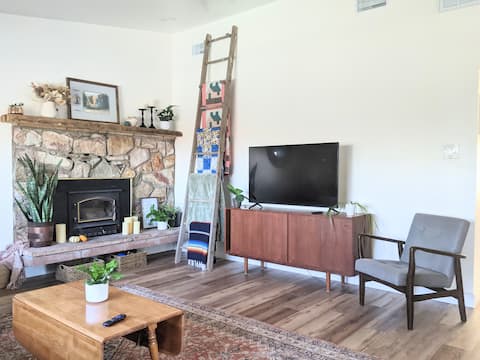 Popular Airbnb listing: Hilltop Hideaway in Templeton in Templeton