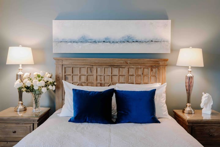 McMillan Holiday! Sleeps 9