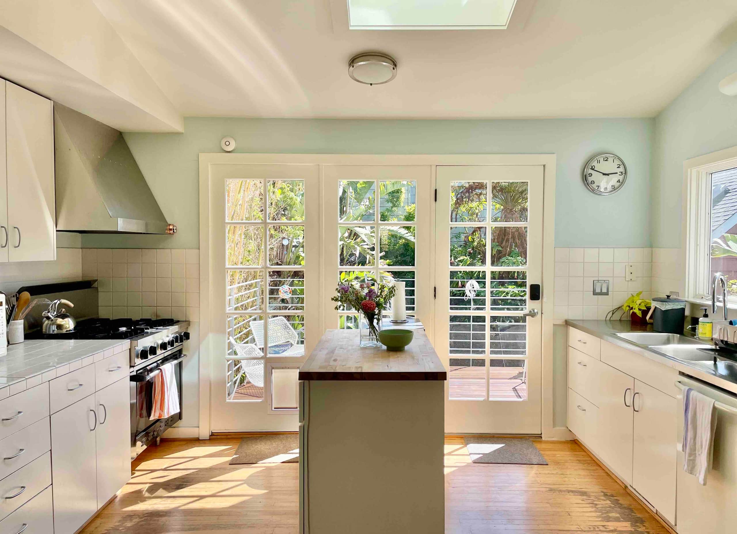 Home in San Francisco · ★4.96 · 3 bedrooms · 4 beds · 2 baths - Image 9