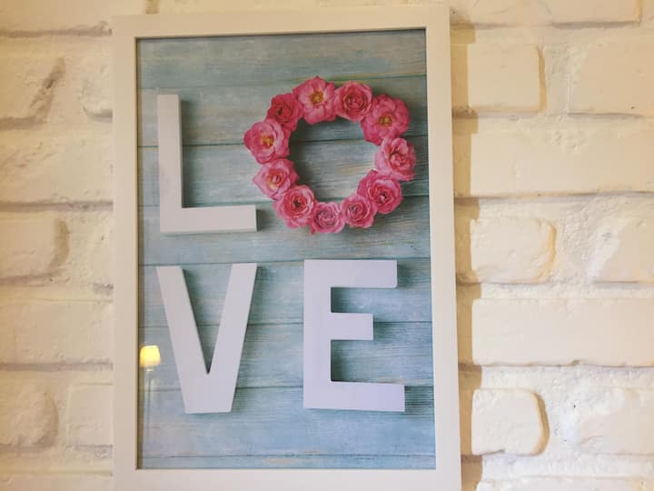 chumba cha kulala cha ghorofani kilichopambwa