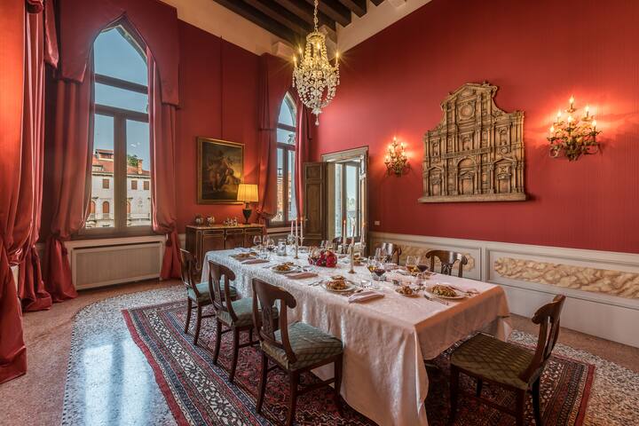 Piano Nobile Loredan on the Grand Canal gallery image 3