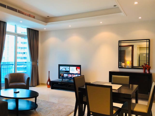 Luxurious one bedroom in Orra Marina