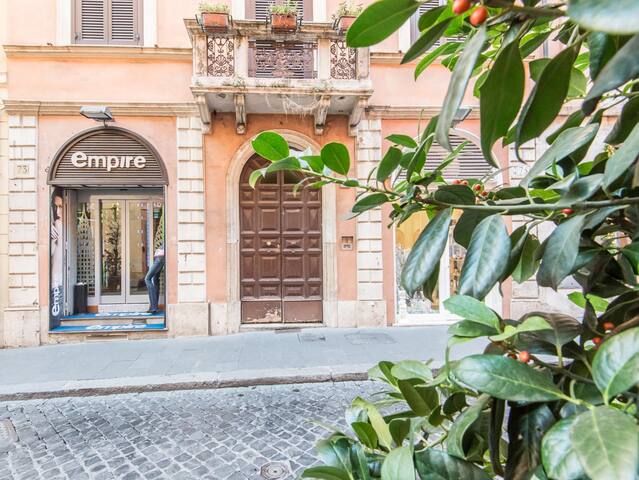 Luxury Spanish Steps Terrace gallery image 2