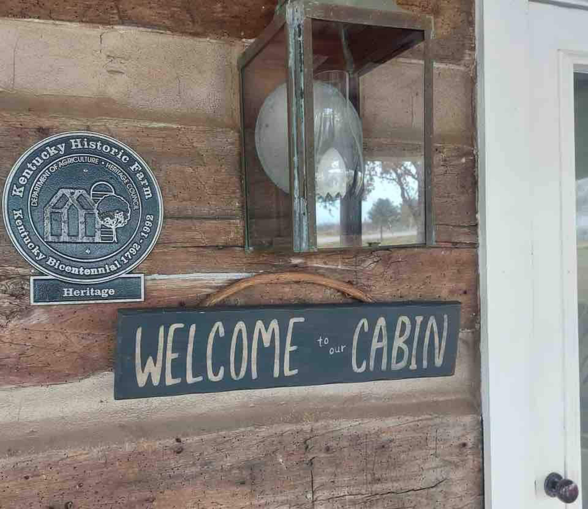 Dad’s Cabin - Historic Lodge Cabin Getaway
