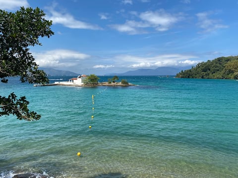 Popular Airbnb listing: Casa Constante (5 minutes from the beach). in Angra Dos Reis