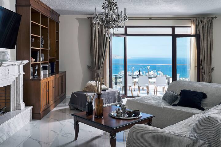 Breathtaking views at an amazing location gallery image 4