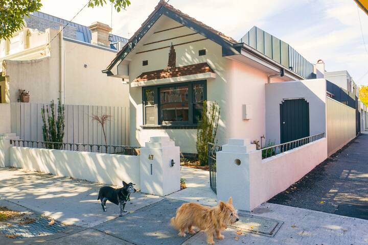 Richmond’s beautifully renovated Art Deco House gallery image 3