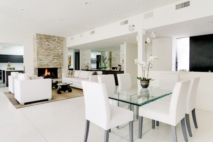 Masterpiece, Views, Private with Walls of Glass