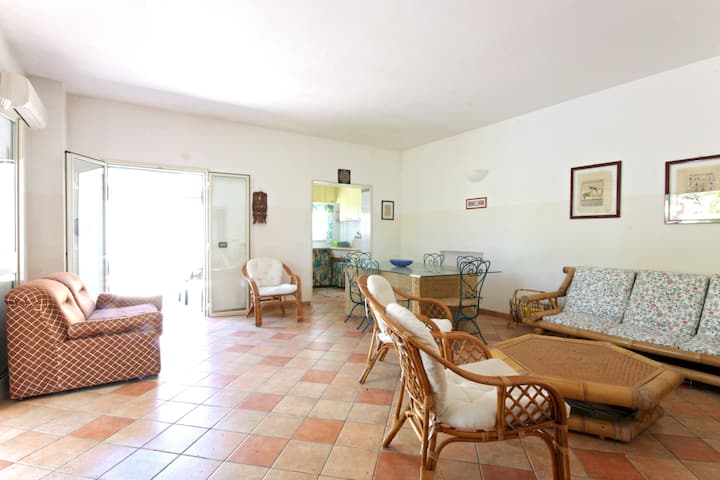 Villa Fiorita - A Short Walk To The Beach! - Marsala