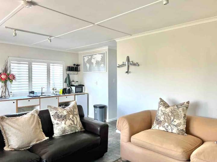 Upmarket, Modern, Csf Beach Apartment With Solar - Cape Saint Francis