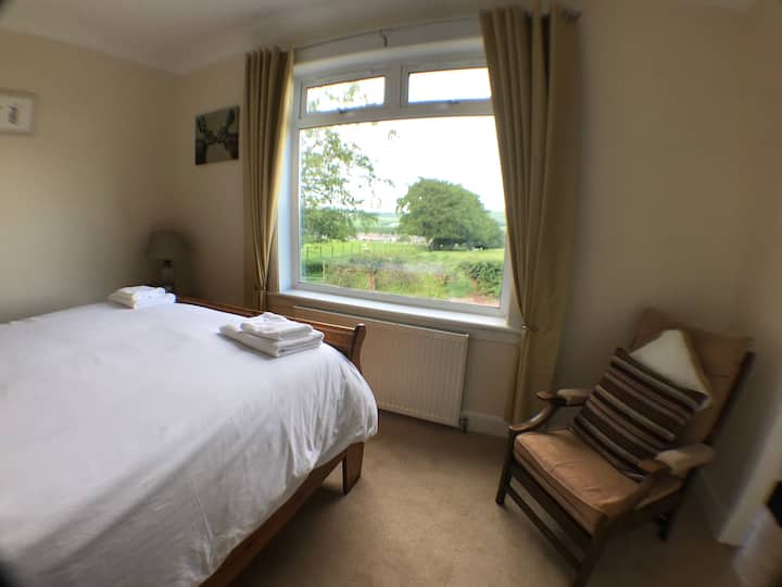 Front double bedroom