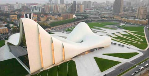Modern apt right next to the H Aliyev Centre!