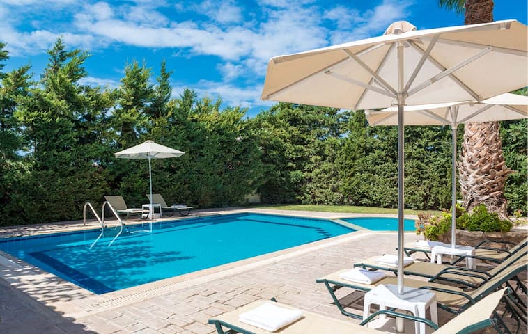 Villa Kiparissi, 4 BD, 4 BA, private pool