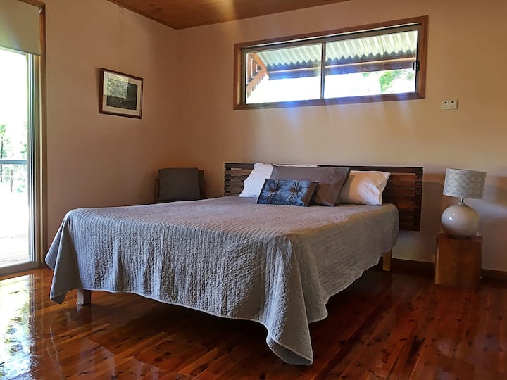 3 - та спалня долу