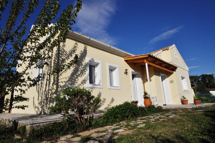 Welcoming Summer Apartment Ideal For Couples - Korfu