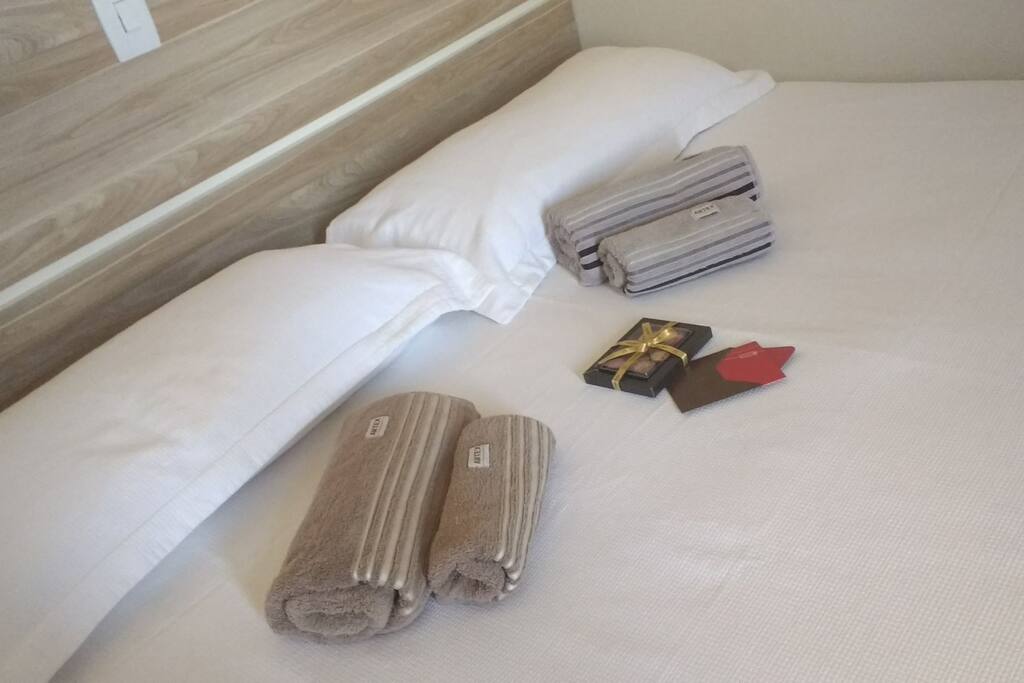Cama king size extra disponibilizada - Roupas de cama e banho M Marta e Artex