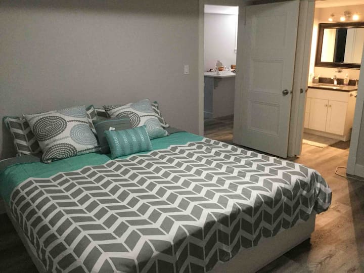 Მთავარი საძინებელი საწოლით