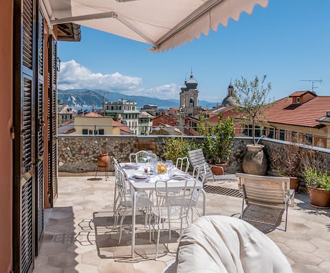 TERRACED PENTHOUSE APARTMENT with sea view
