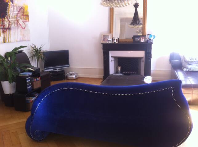 Central, Lake-side apt., 3 bedrooms gallery image 3