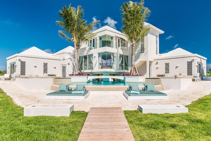 Turks & Caicos Dream – Beachfront + Full Service