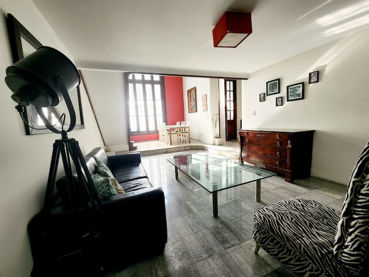 Casa em San Telmo com 7 dormitórios, piscina e terraço no 4º andar