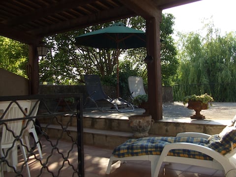beautiful, big house in Luberon