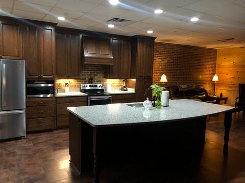 Executive town home, down town Troy