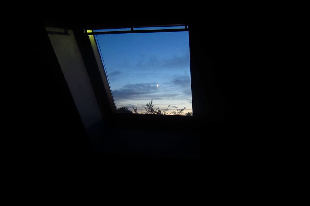 petit clin d'oeil de la lune...!