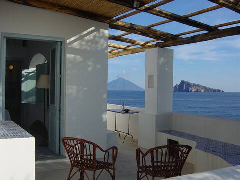 PICCIRIDDA, MAGICAL HOUSE OVERLOOKING THE SEA