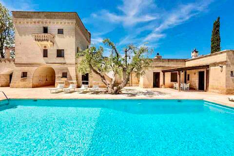 [Castle with pool] Seaview+ tennis court