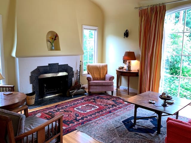 Best of Palo Alto – Charming Home Awaits You! gallery image 2