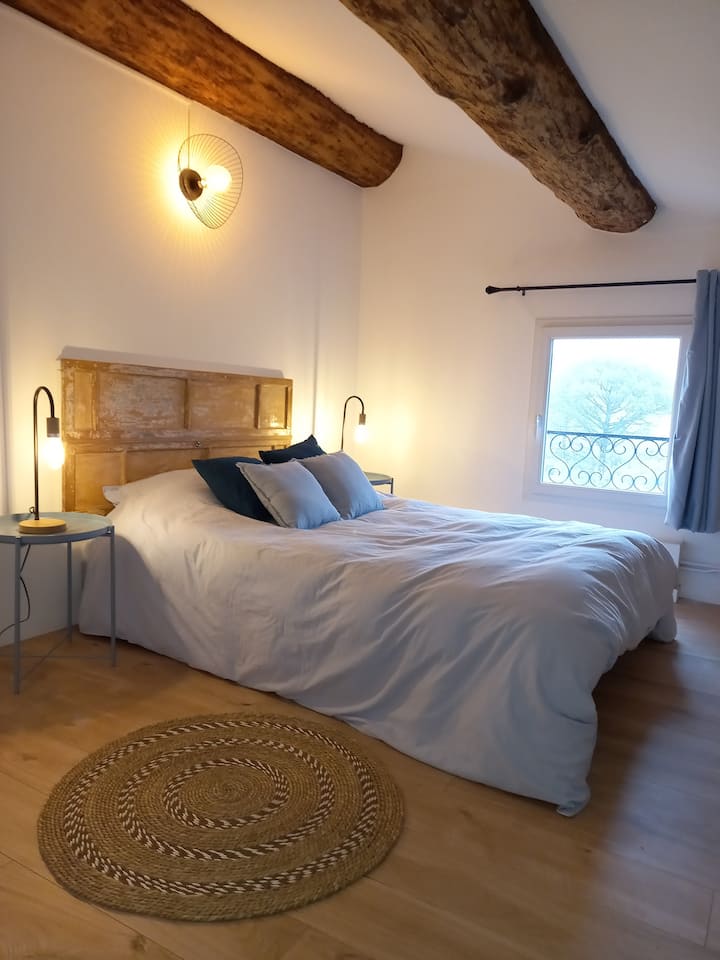 ชั้นห้อง: 1 เตียงใหญ่ 140 + 1 เตียง 90