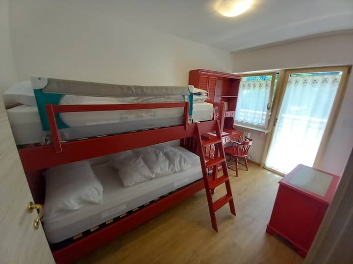 Dhomë dyshe me krevat marinar