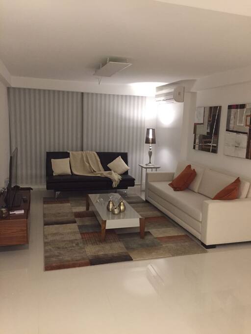 Living Room / Sala de estar