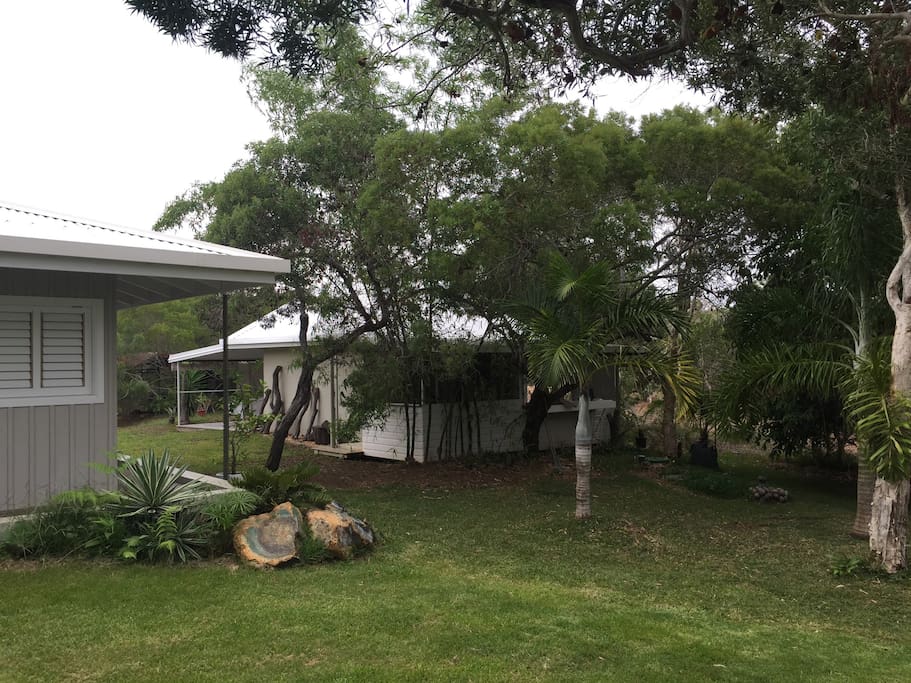 Bungalow vu jardin d'entrée