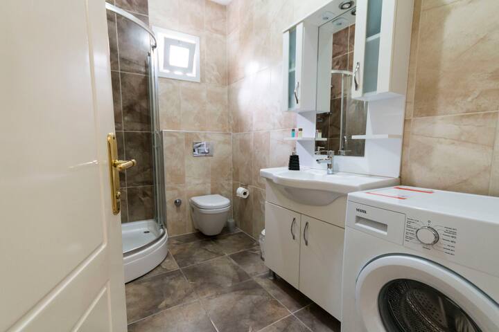 Superior Apartment (Street View) gallery image 5