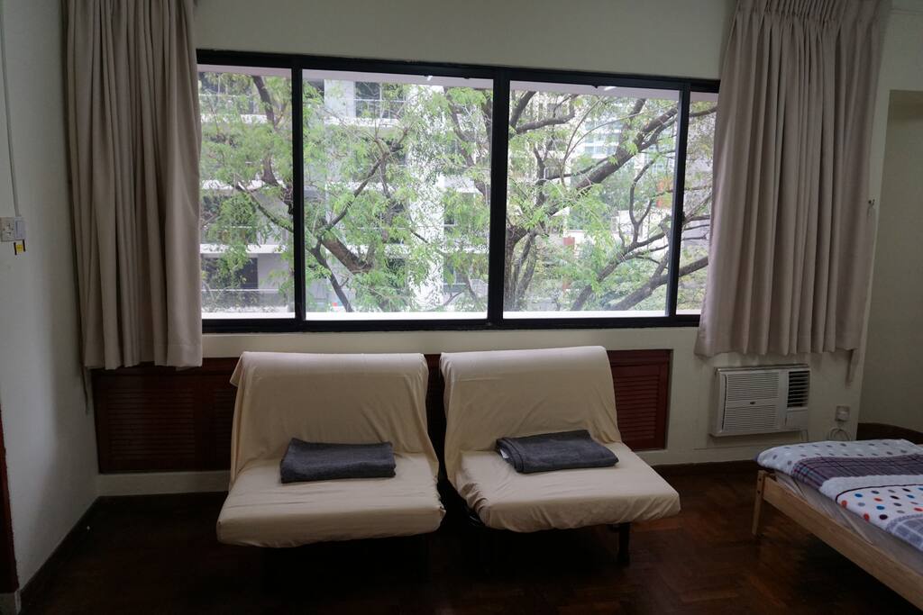 2 foldable beds/Sofa