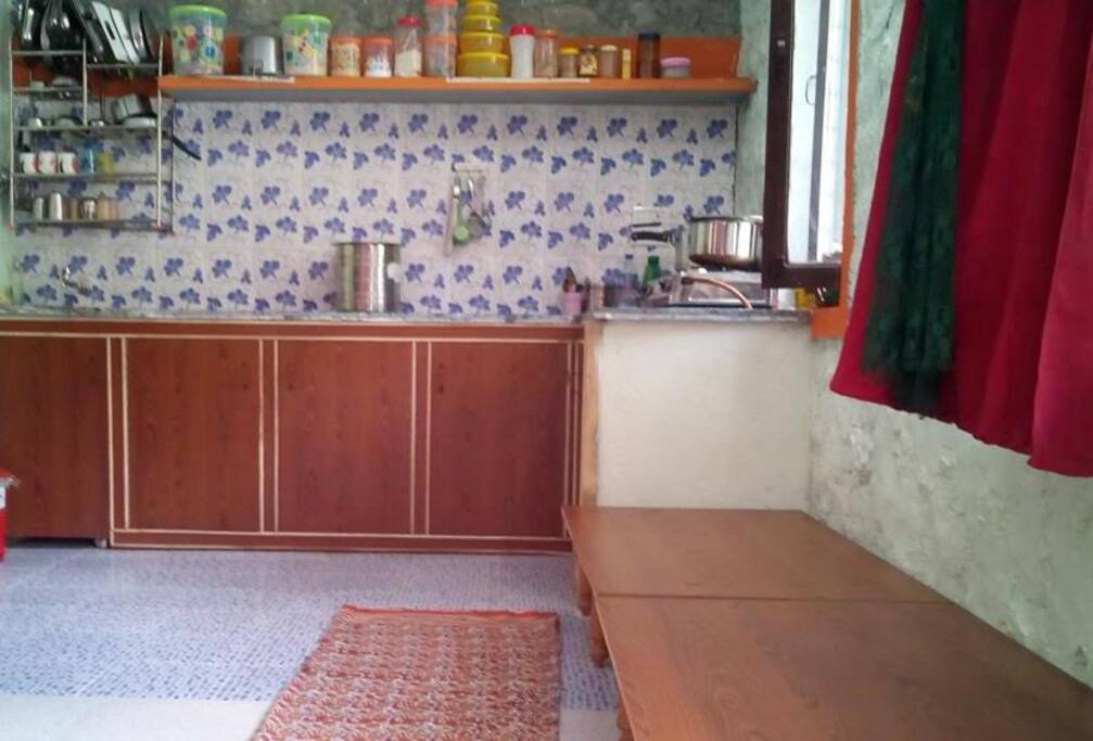 kitchen with traditional sitting on floor dining