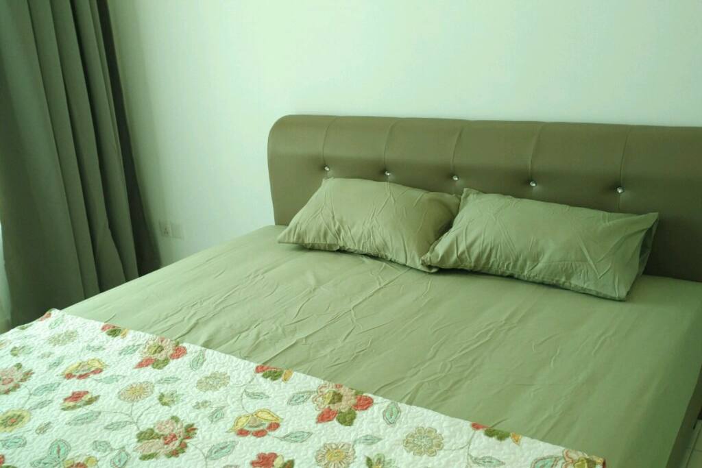 Master Bed Room (King bed)
