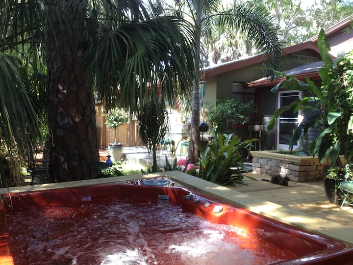 Charming Gulfport Guest Cottage Houses for Rent in Gulfport, Florida