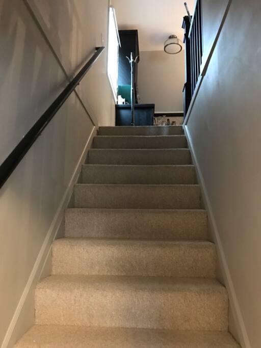 Well decorated upper flat