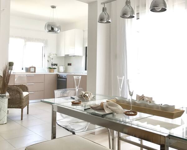 Stylish beachfront apartment