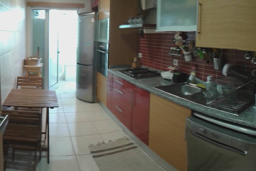 Cozinha completamente equipada