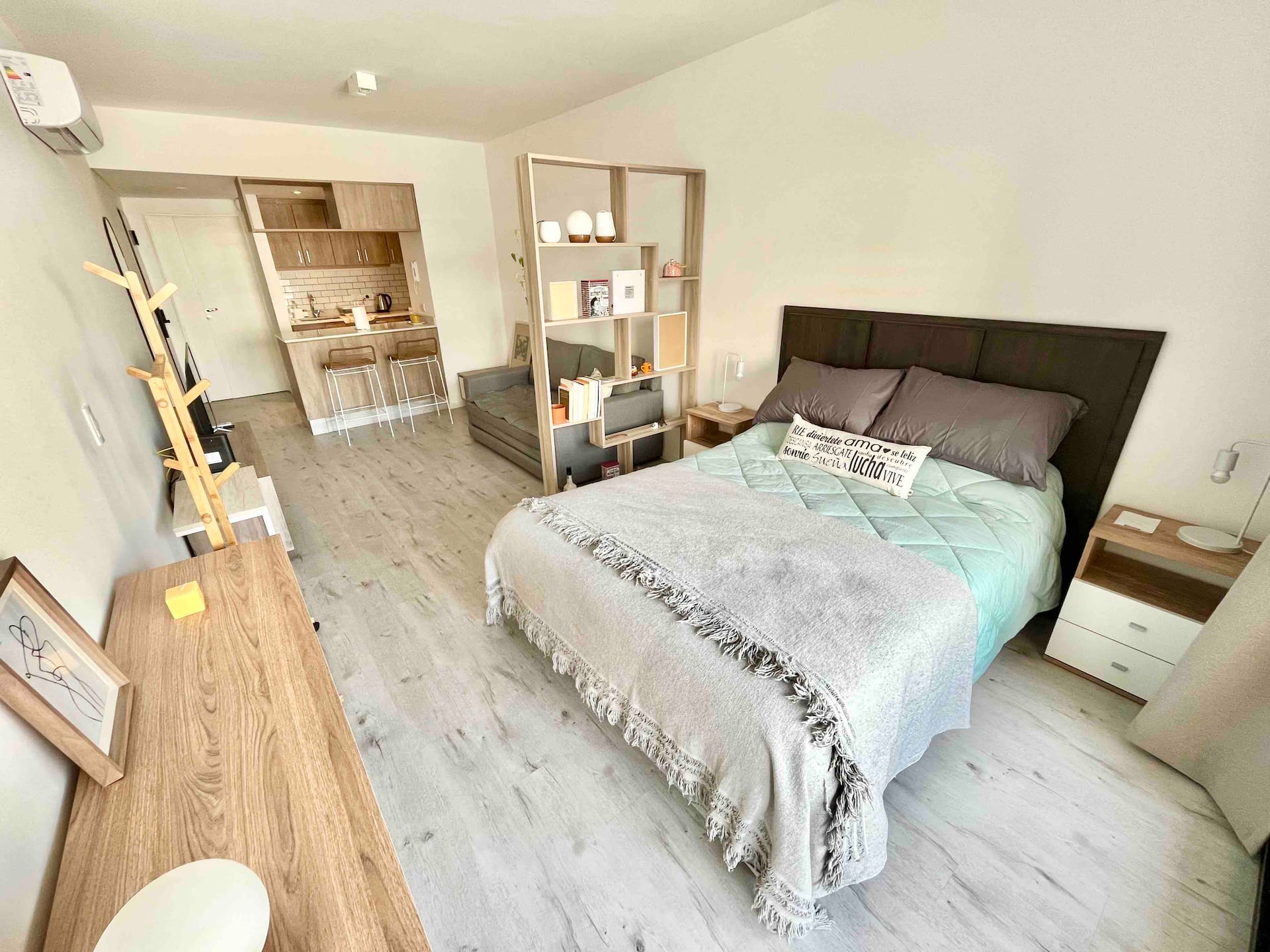 Design studio apartment in Almagro