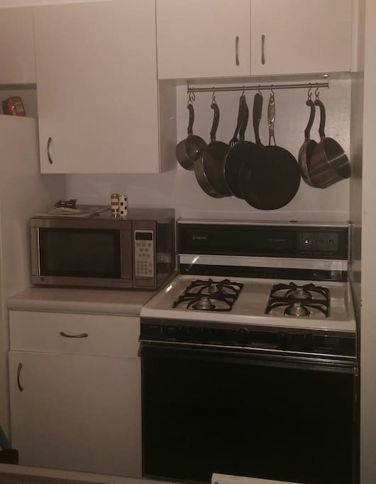 Full Kitchen with full refrigerator