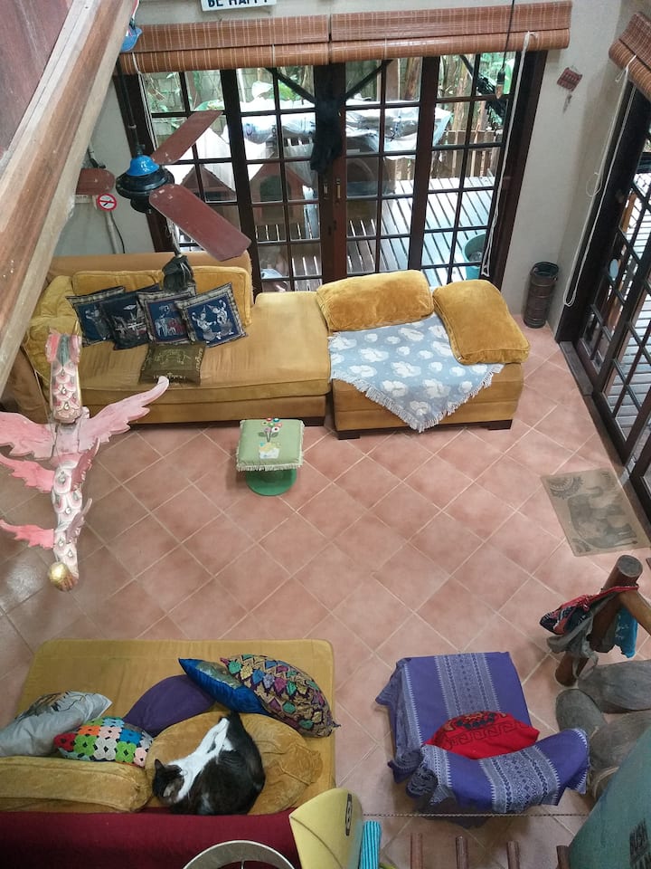 Ოთახი აივნით