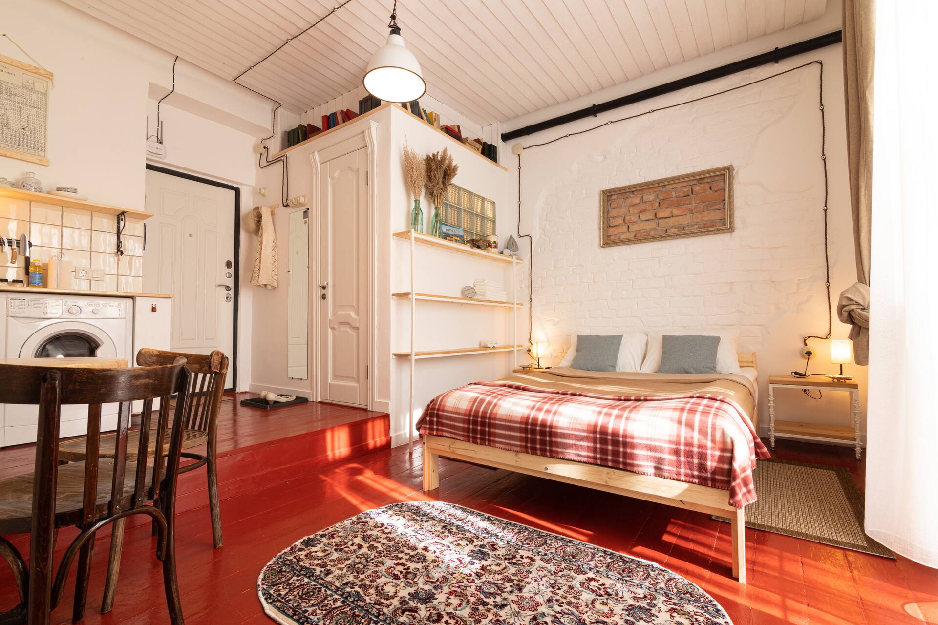 ❤️ tiny studio in old building - 1938