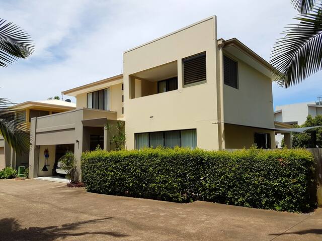 Luxury on the Noosa River gallery image 3